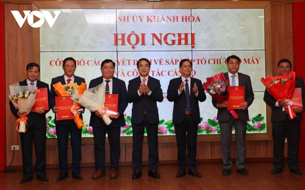 Khánh Hòa công bố quyết định thành lập 7 sở và nhân sự chủ chốt